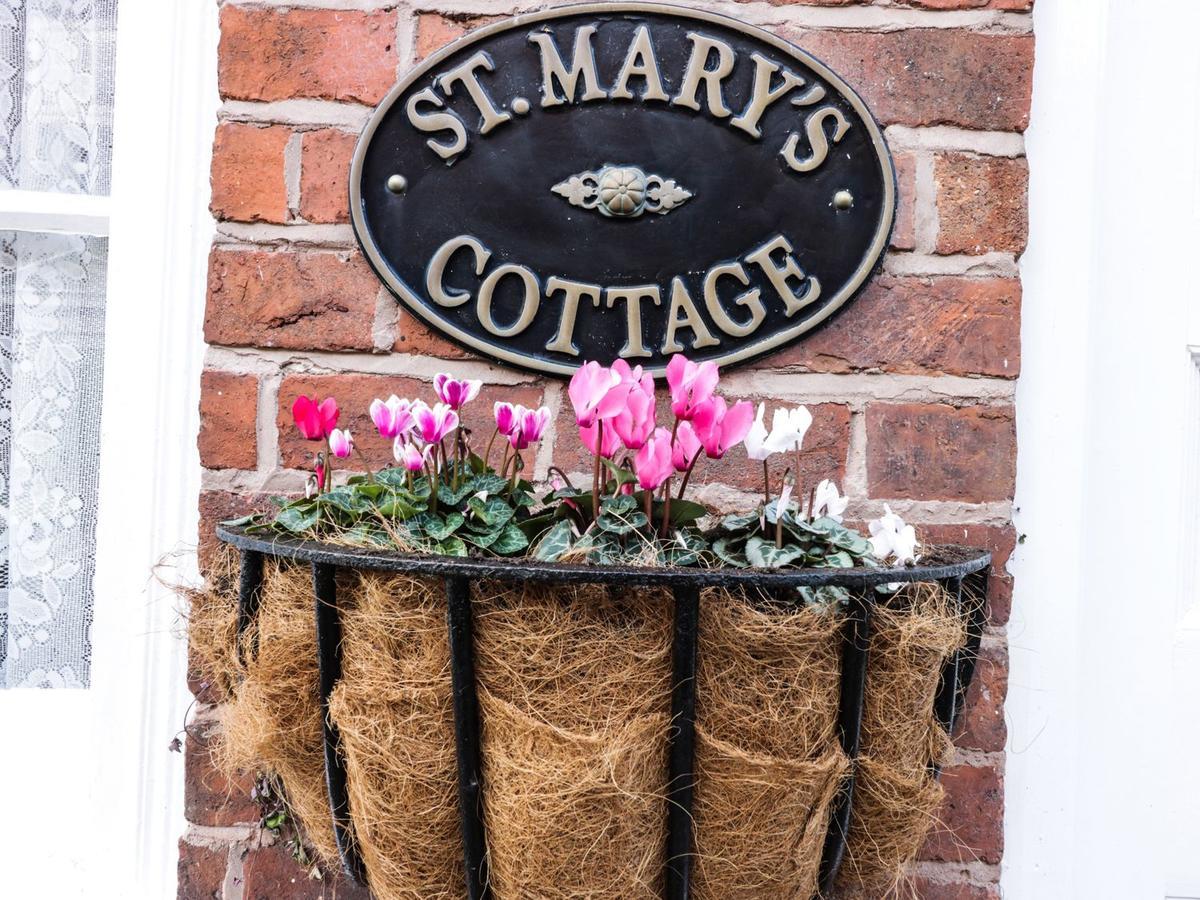 St Mary'S Cottage Скарборо Экстерьер фото